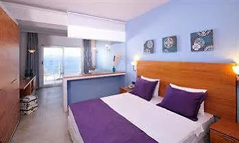 Noa Javelin Beach Club 博德鲁姆